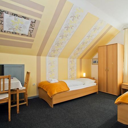 Hotel Neun 3/4 Целе Екстериор снимка