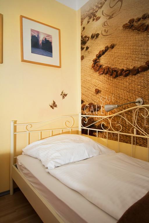 Hotel Neun 3/4 Целе Екстериор снимка