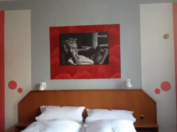 Hotel Neun 3/4 Целе Екстериор снимка
